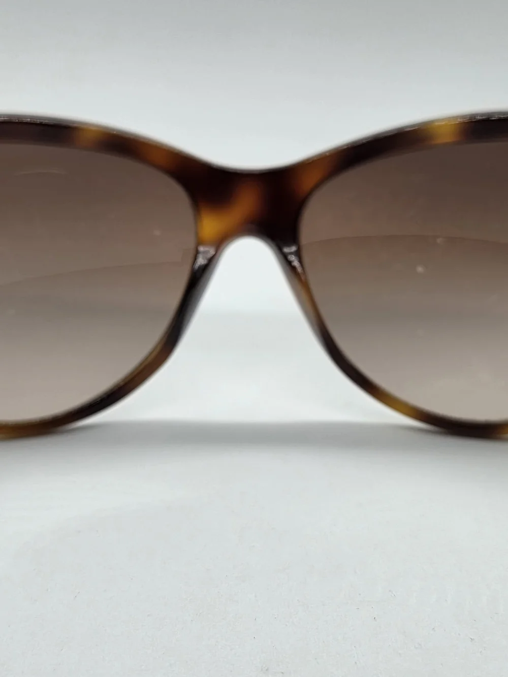 Burberry B4121-Q Leather Whipstitch Sunglasses Brown Tortoise Shell W/ Snapcase